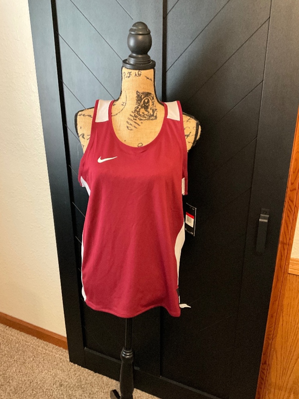 Nike reversable tank NWT.  Large